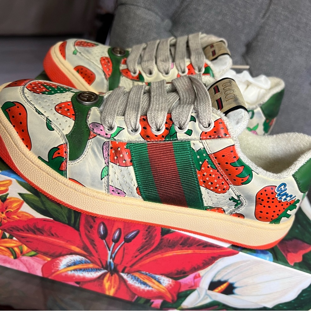 Gucci strawberry screeners
